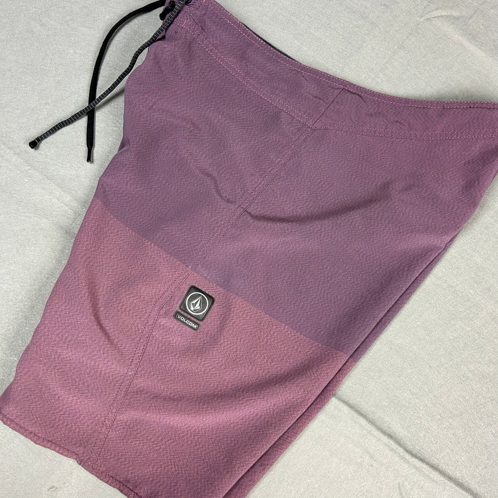 Volcom Board Shorts Mod-Tech Two-Tone Mens 34 Purple